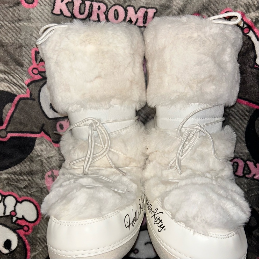 Hello kitty snow boots - Picture 3 of 4